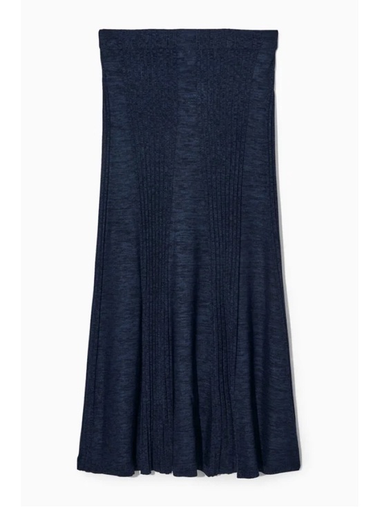 COS Dresses & Skirts - COS knit maxi skirt